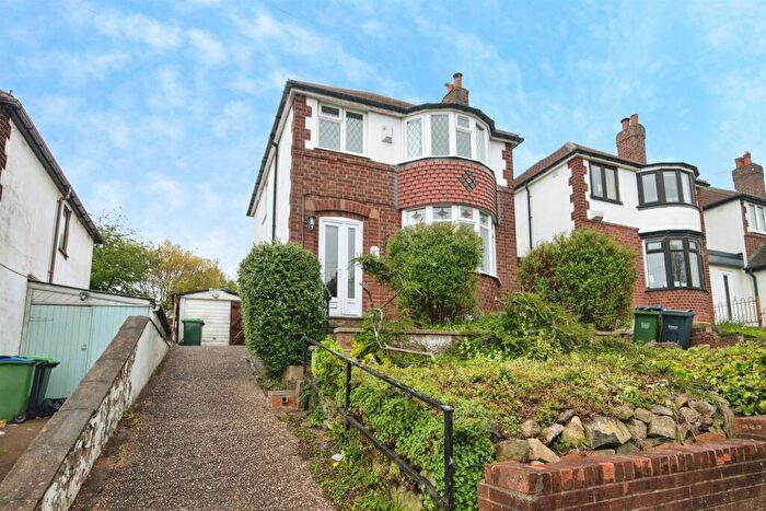 3 Bedroom Detached House For Sale In Regent Road, Tividale, Oldbury, B69