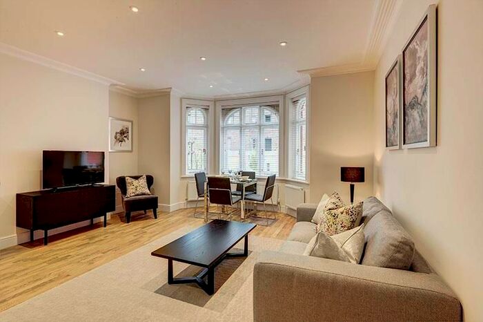 2 Bedroom Flat To Rent In Hamlet Gardens, Ravenscourt Park, Hammersmith, W6