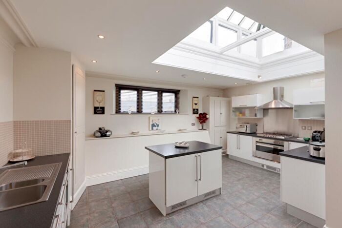 2 Bedroom Apartment For Sale In Apartment Totley Hall, Totley Hall Lane, Sheffield, S17