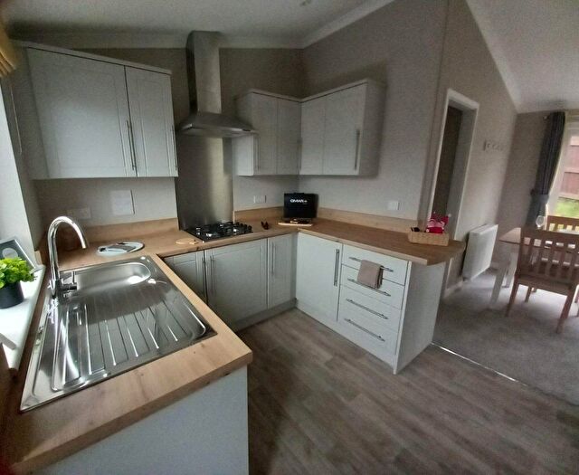 2 Bedroom Park Home For Sale In Tamar Residential Park, PL18