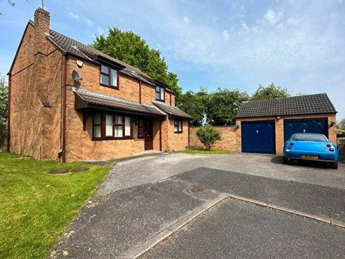 4 Bedroom Property To Rent In Oval Court, Derby, DE23