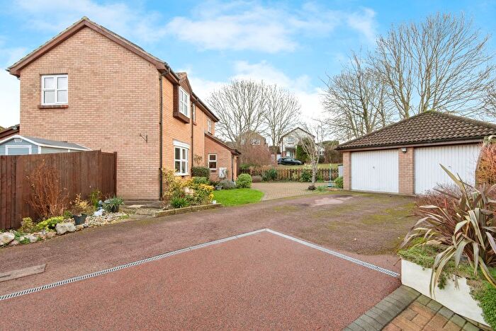 4 Bedroom Detached House For Sale In Sanderling Close, Letchworth Garden City, Hertfordshire, SG6