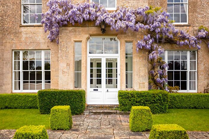 6 Bedroom Detached House To Rent In Cirencester, Gloucestershire, GL7