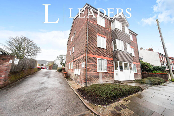 2 Bedroom Flat To Rent In Chiltern Court - Chiltern Road, LU6