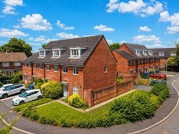 3 Bedroom Terraced House To Rent In Oakwood Grove, Radcliffe, M26