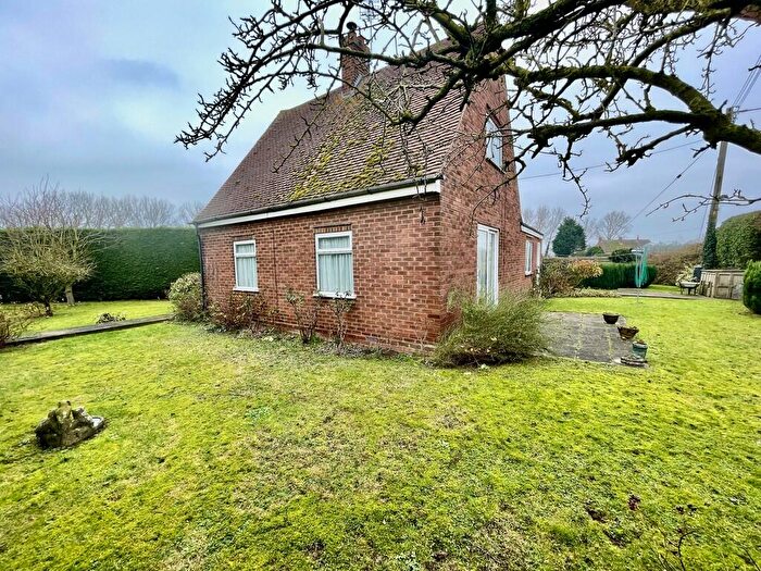 3 Bedroom Chalet For Sale In Mallard Road, Low Fulney, PE12