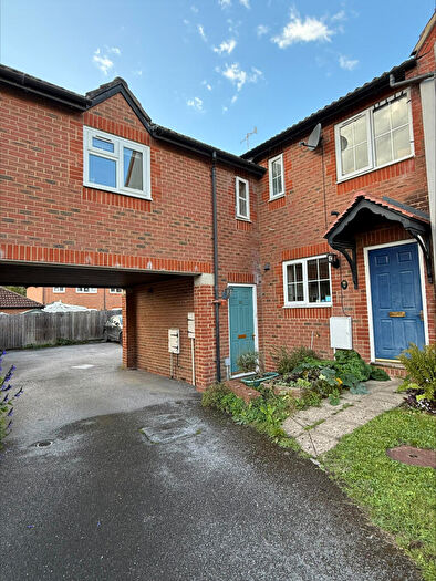 2 Bedroom House To Rent In St James Close, Bishopdown, SP1