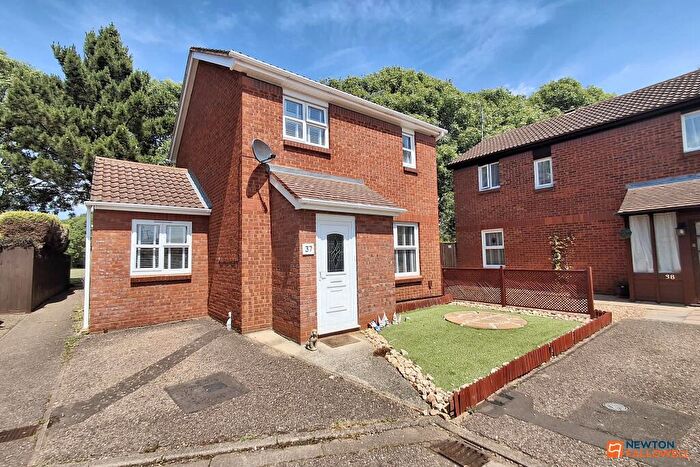 3 Bedroom Detached House For Sale In Middle Pasture, Werrington, Peterborough, PE4