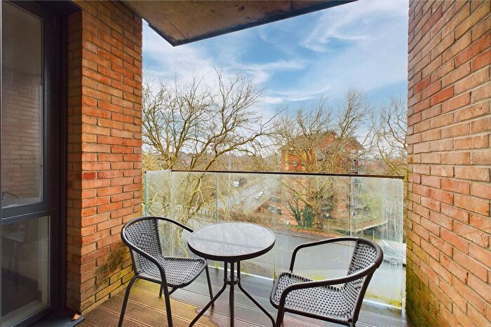 1 Bedroom Flat To Rent In Riverside View, Berkeley Avenue, Reading, Berkshire, RG1