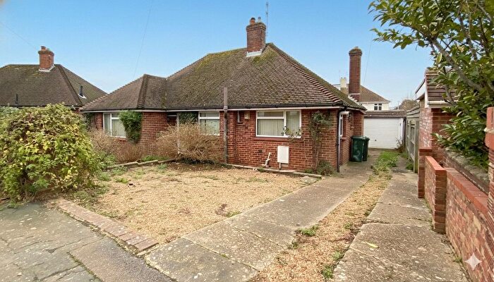 2 Bedroom Bungalow For Sale In Sunninghill Close, Hangleton, Hove, East Sussex, BN3