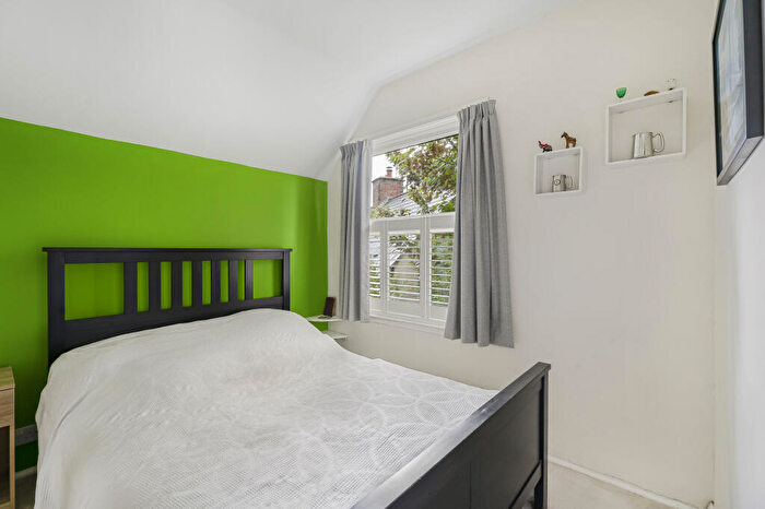 3 Bedroom End Of Terrace House For Sale In Curtis Way, Berkhamsted, HP4