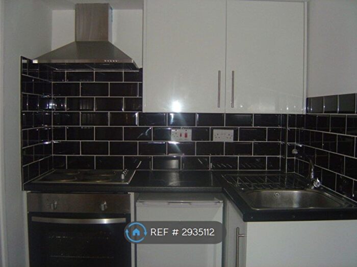 Studio To Rent In Bedford Road, London, N15