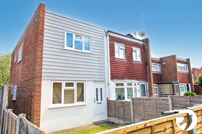 3 Bedroom House To Rent In Castle Street, Swanscombe, Kent, DA10