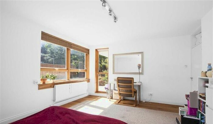 3 Bedroom Flat To Rent In Royal College Street, London, NW1