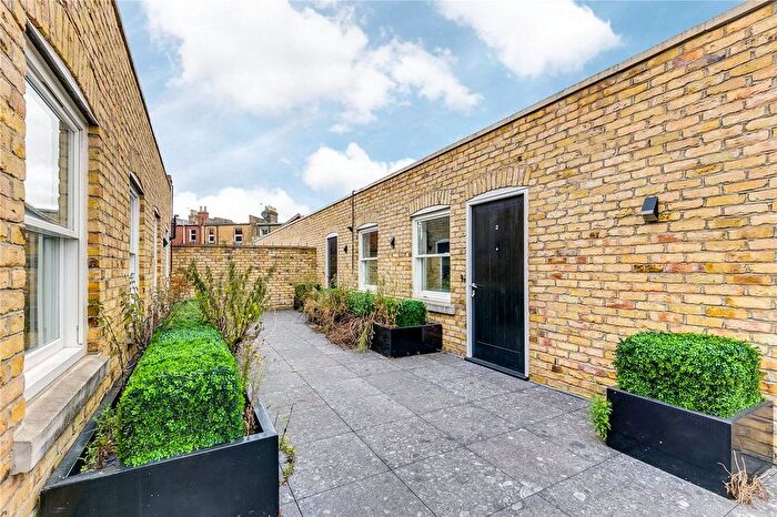 1 Bedroom Flat To Rent In Munster Road, Munster Village, SW6