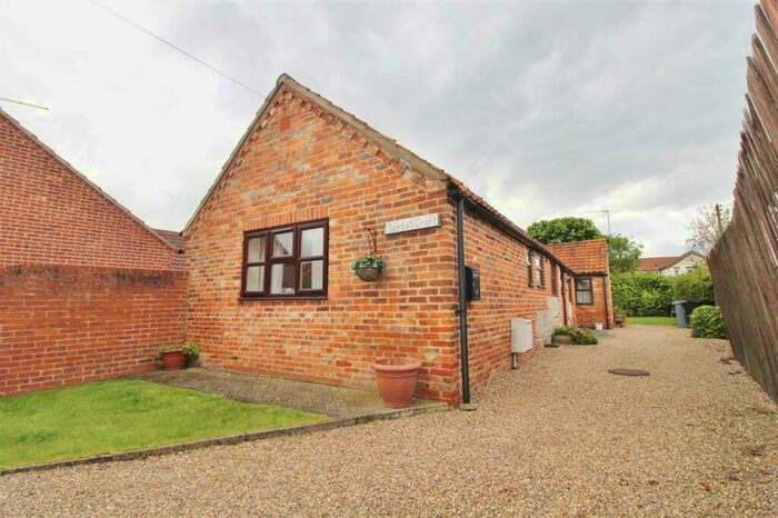 2 Bedroom Barn Conversion For Sale In Barley Croft, Kirton Lane, Long Bennington, Newark, NG23