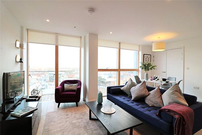 1 Bedroom Apartment To Rent In Queen Street, Maidenhead, Berkshire, SL6