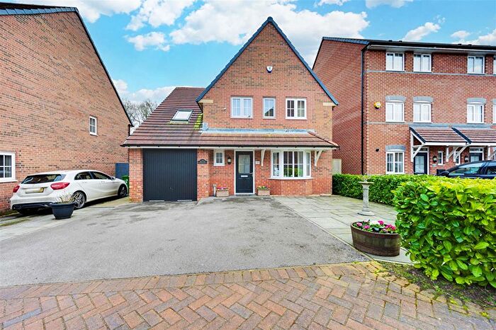 5 Bedroom Detached House For Sale In Comma Road, Sandbach, CW11