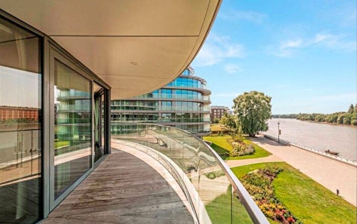 3 Bedroom Flat For Sale In Goldhurst House, Fulham Reach, W6