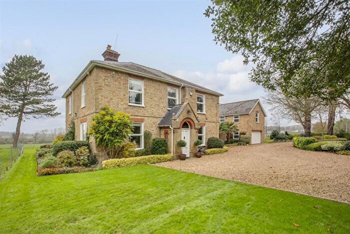 6 Bedroom Detached House For Sale In The Ride, Totternhoe, Bedfordshire, LU6