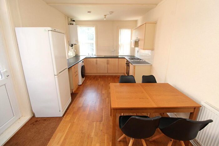4 Bedroom Detached House To Rent In Ella Road, West Bridgford, NG2