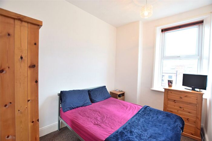 3 Bedroom Maisonette To Rent In Brinkburn Avenue, Gateshead, NE8