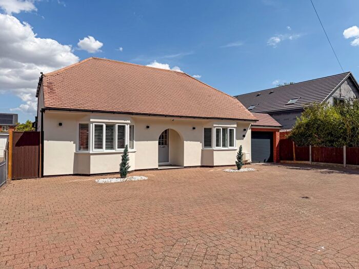 3 Bedroom Detached Bungalow For Sale In Chitts Hill, Colchester, CO3