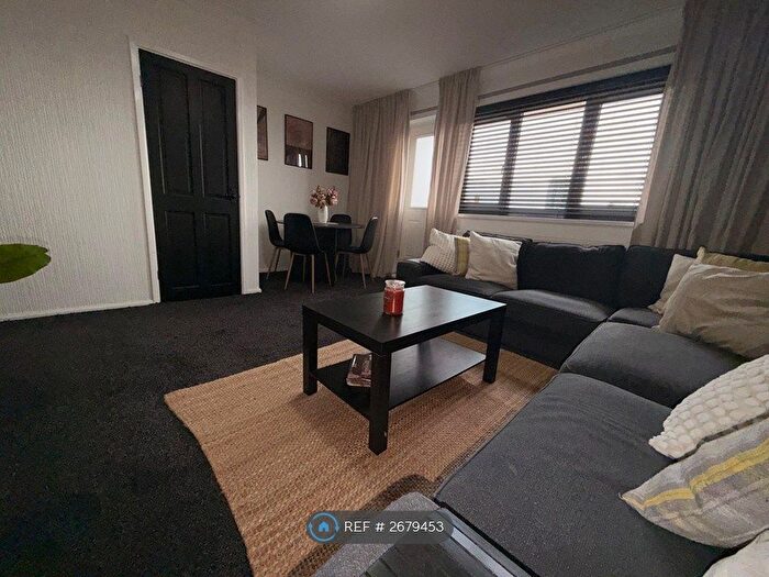 3 Bedroom Maisonette To Rent In Plumley Road, Handforth, Wilmslow, SK9