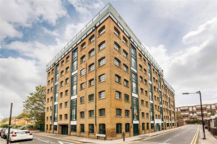 2 Bedroom Flat For Sale In Deal Street, London, E1