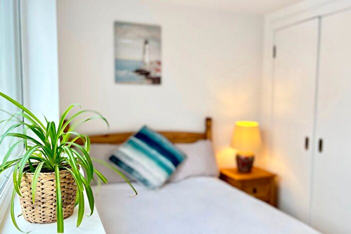 6 Bedroom Semi-Detached House To Rent In Paultow Road, Bristol, BS3