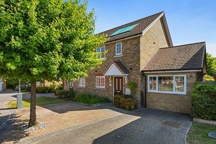 3 Bedroom Semi-Detached House For Sale In Penrith Crescent, Wickford, SS11