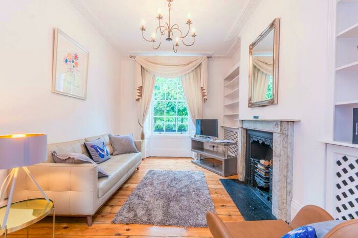 2 Bedroom Flat To Rent In Barnsbury Road, Islington, London, N1