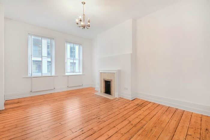4 Bedroom Flat To Rent In Adeline Place, London, WC1B
