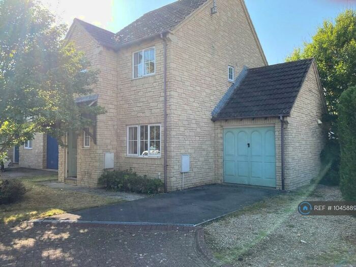 3 Bedroom Detached House To Rent In Blackberry Grove, Bishops Cleeve, Cheltenham, GL52