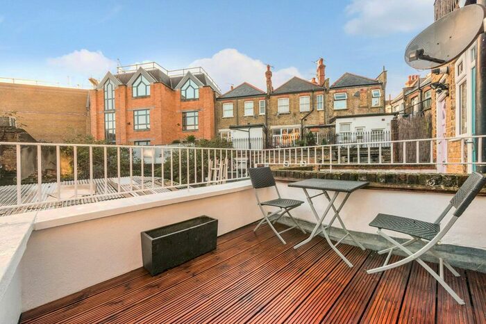 3 Bedroom Flat To Rent In Jerdan Place, Fulham Broadway, London, SW6
