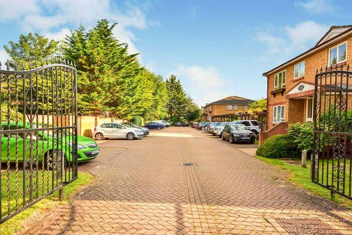 Flat To Rent In Victoria Court Victoria Street, Maidstone, Kent, ME16