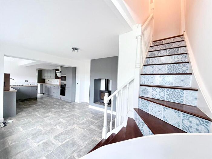 2 Bedroom House To Rent In Balance Hill, Uttoxeter, ST14