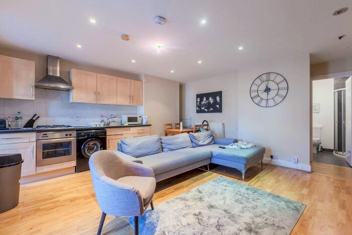 2 Bedroom Flat To Rent In Lyham Road, Brixton, London, SW2