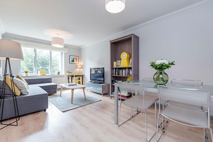 2 Bedroom Flat To Rent In Hoxton Square, London, N1