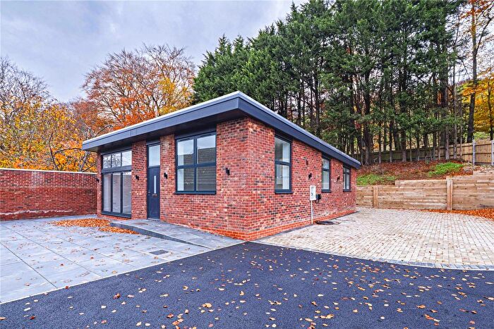 3 Bedroom Bungalow For Sale In Dagnall Road, Whipsnade, Central Bedfordshire, LU6