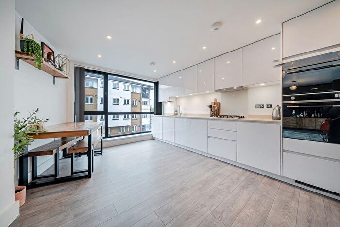 2 Bedroom Flat For Sale In Homesdale Road, Bromley, BR2