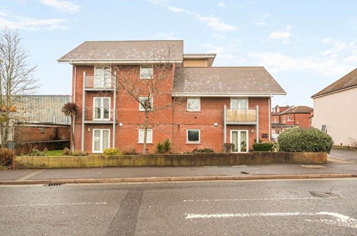 2 Bedroom Flat For Sale In Winchester Road, Southampton, Hampshire, SO16