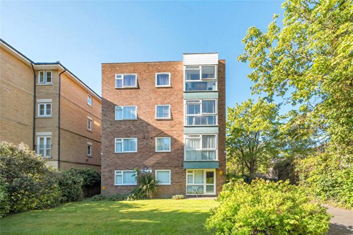 1 Bedroom Flat For Sale In Copers Cope Road, Beckenham, BR3