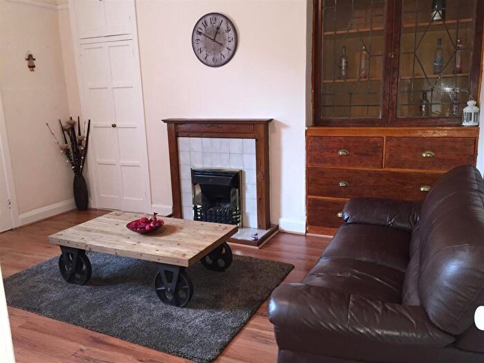 2 Bedroom Apartment To Rent In Warton Terrace, NE6