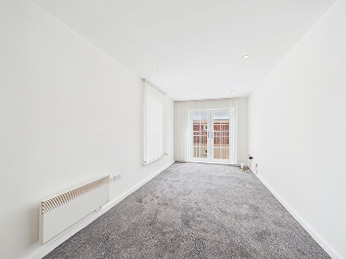 2 Bedroom Flat To Rent In Kaber Court, Horsefall Street, L8