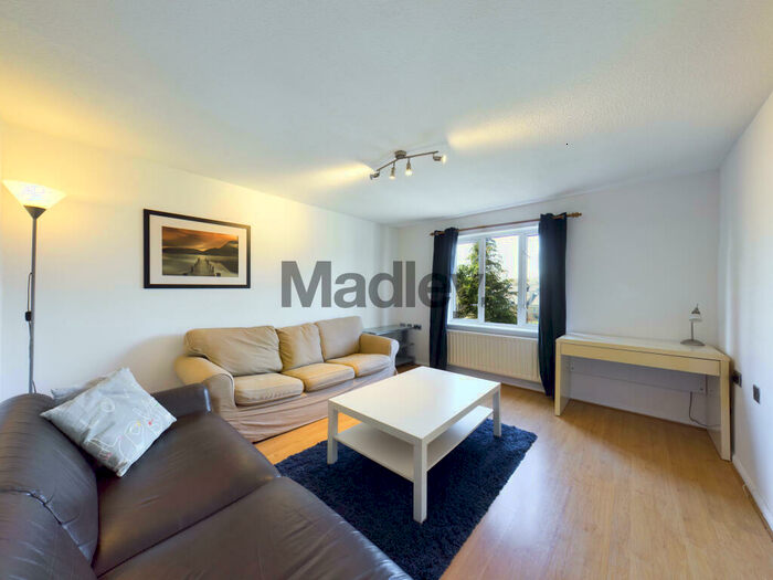 2 Bedroom Flat To Rent In Capstan Road, London, SE8