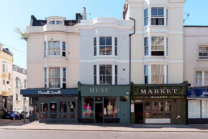 2 Bedroom Flat For Sale In Western Road, Hove, BN3