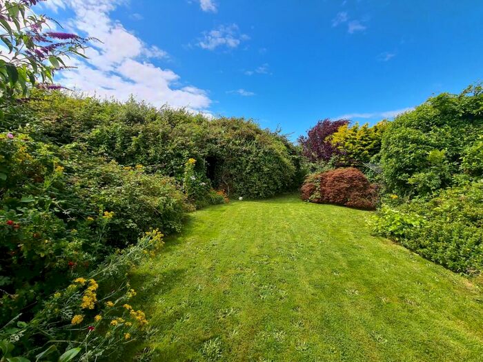 3 Bedroom Bungalow To Rent In Beachfield Road, Bembridge, PO35