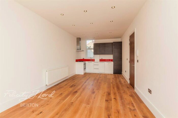 4 Bedroom Flat To Rent In Railton Road, Brixton, SE24
