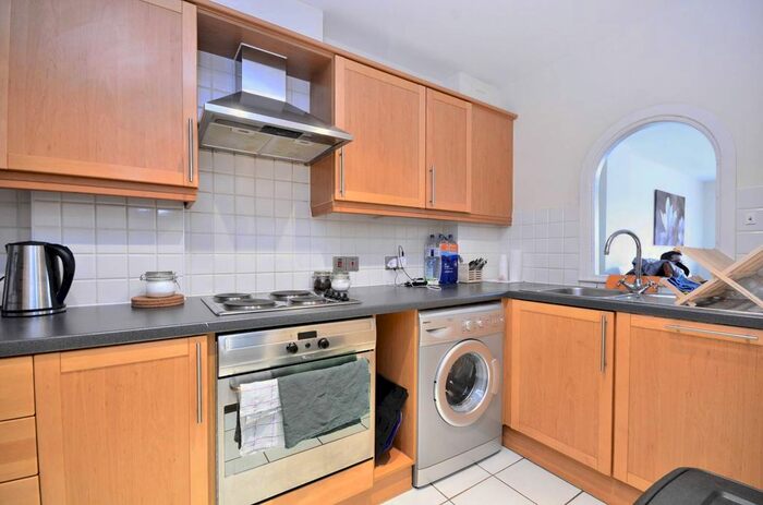 2 Bedroom Flat To Rent In Aitman Drive, Brentford, TW8